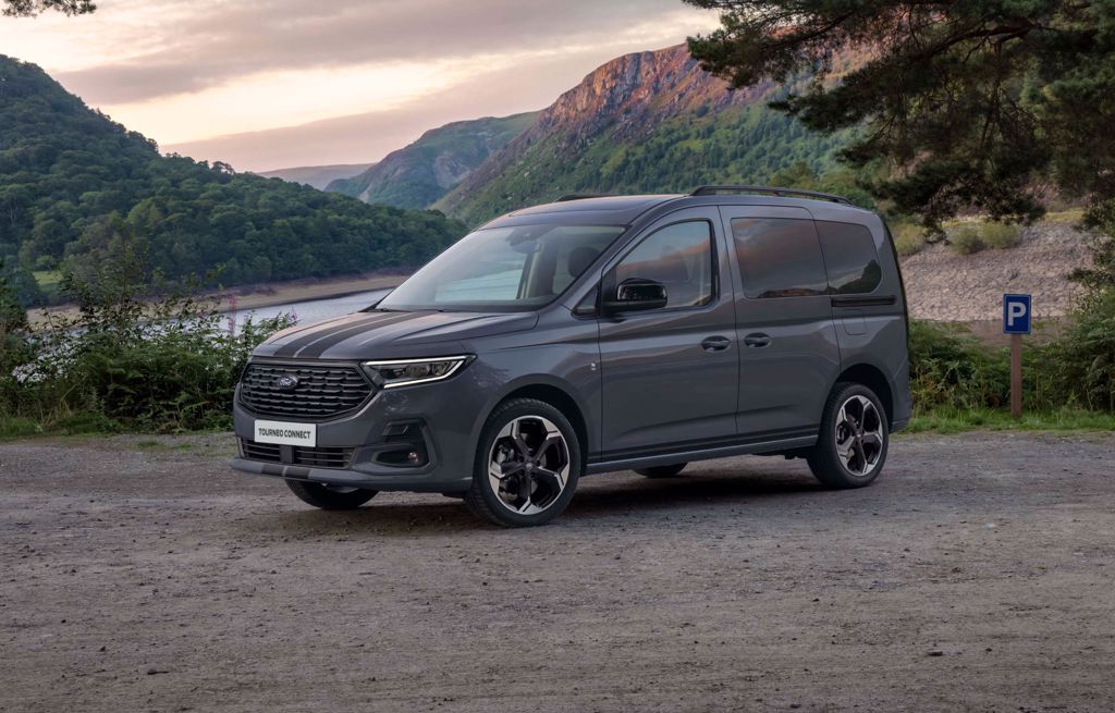 Ford_tourneo-connect_Saint_denis_NEUBAUER_tourneo-connect_caractéristiques