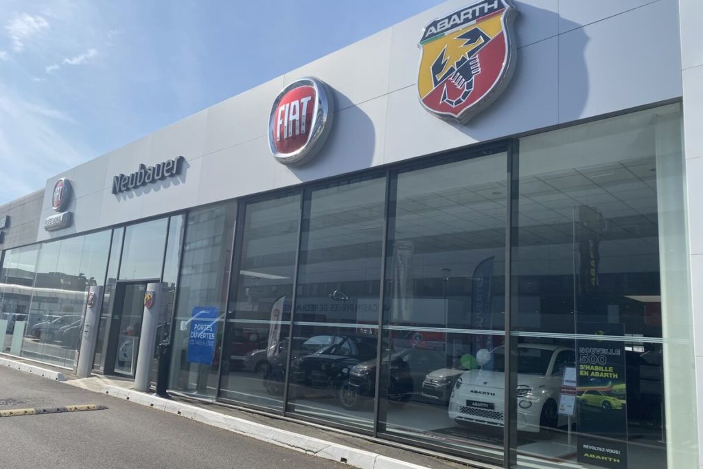 Offres_Abarth_NEUBAUER_Fiat_Saint_Denis_NEUBAUER_233_boulevard_Anatole_France,_93200_Saint_Denis