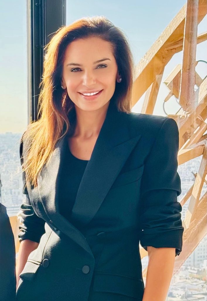 Interview Leila Neubauer @aufemininTV : Leila Neubauer, directrice générale du groupe NEUBAUER automobile, lors de son interview sur Aufeminin TV autour de son parcours et de la vision du groupe.