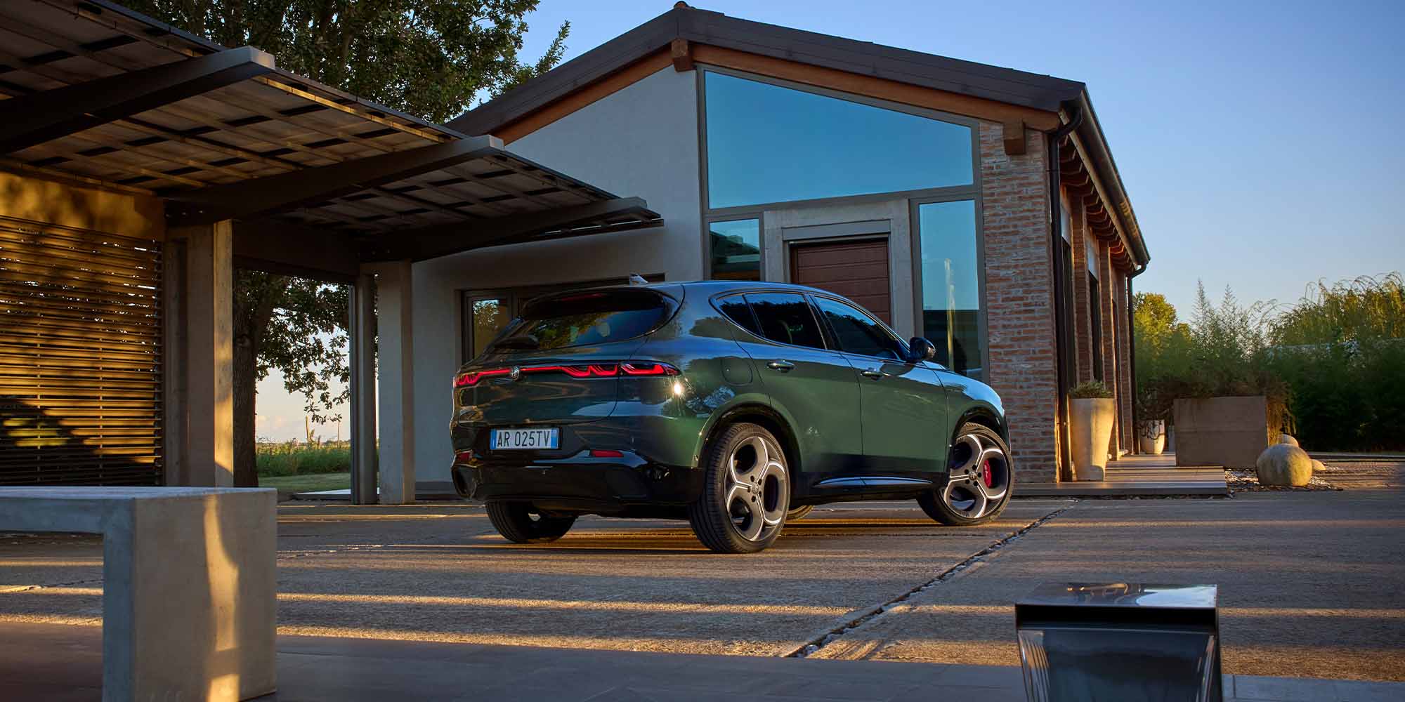 Nouveau Alfa Romeo Tonale Sprint Plug-In Q4 270ch en LLD chez Alfa Romeo Neubauer à Levallois-Perret