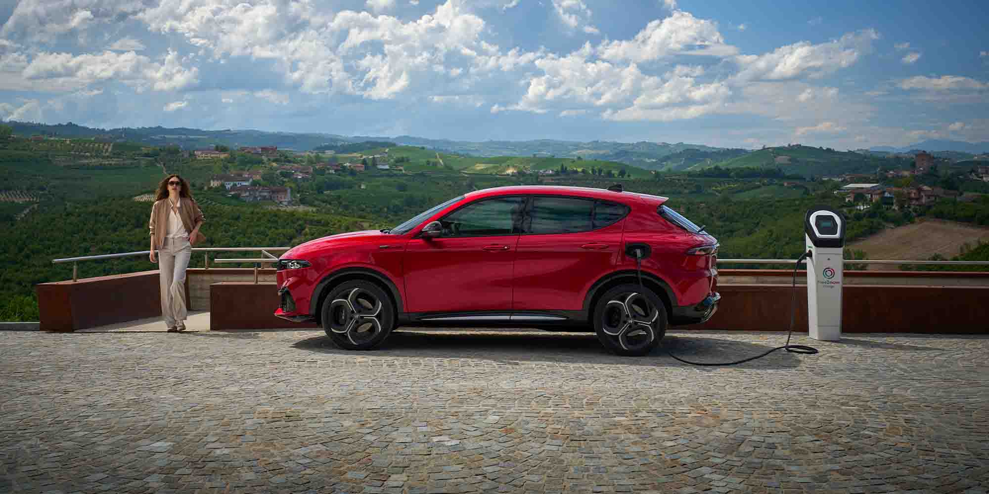 Nouveau Alfa Romeo Tonale Sprint PHEV 270ch en crédit-bail chez Alfa Romeo Neubauer à Levallois-Perret
