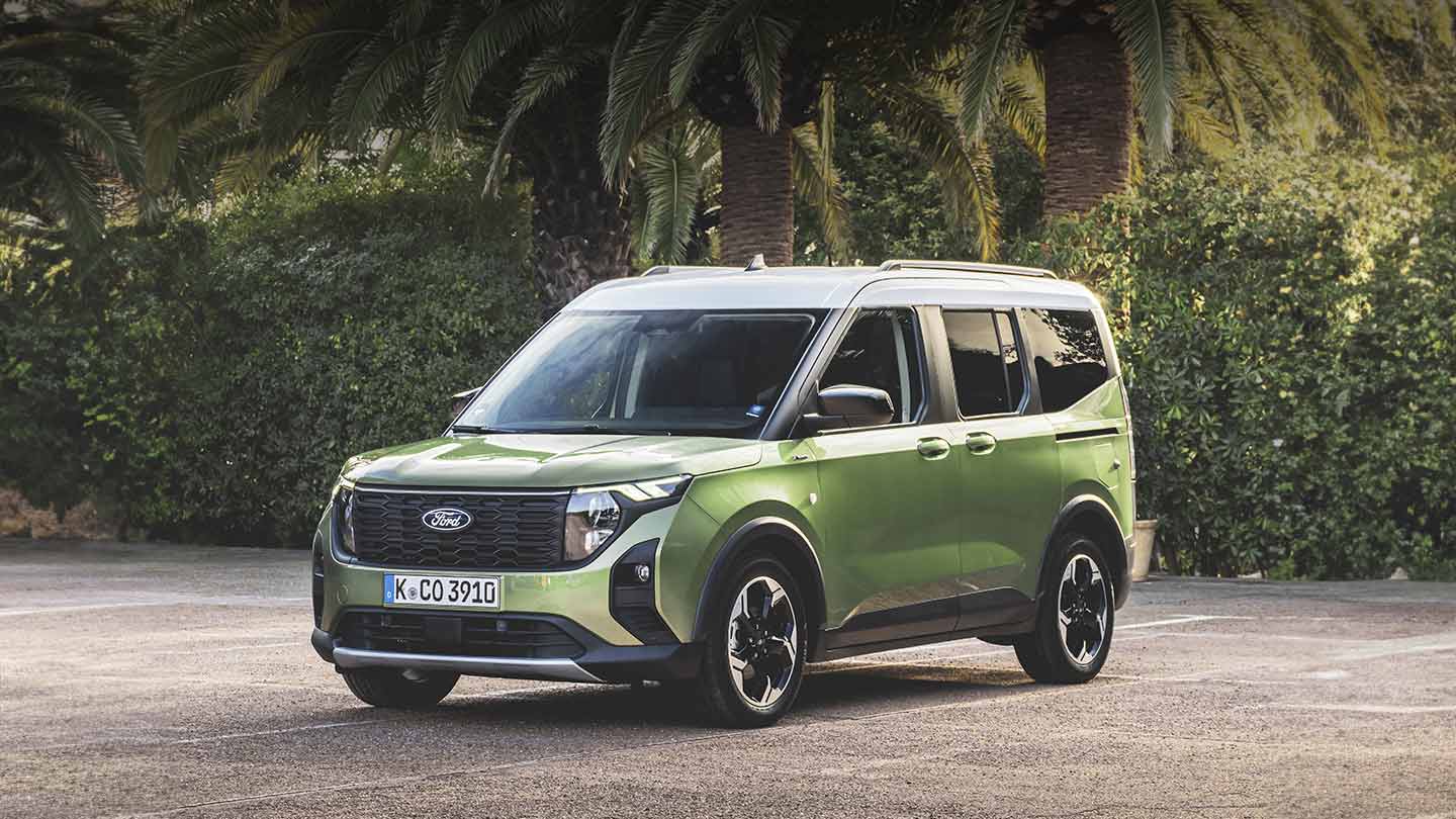 ford-tourneo-courier-Ford_Saint_denis_NEUBAUER