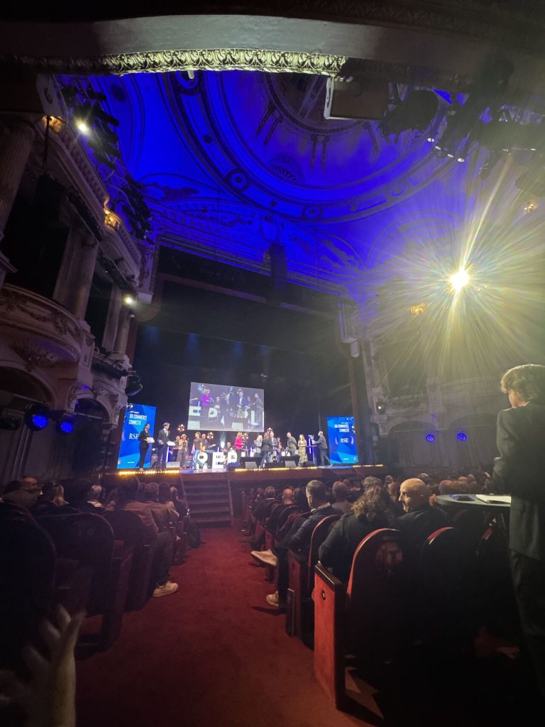 leila neubauer juree - leila-neubauer-juree-de-la-nuit-du-commerce-connecte-2025-2