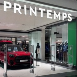 Exposition de la MINI Countryman au Printemps Parly 2 organisée par les MINI Stores NEUBAUER