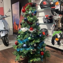 Décoration festive Moto Passion Noël et offres sur motos et accessoires au 233 Boulevard Anatole France, 93200 Saint-Denis