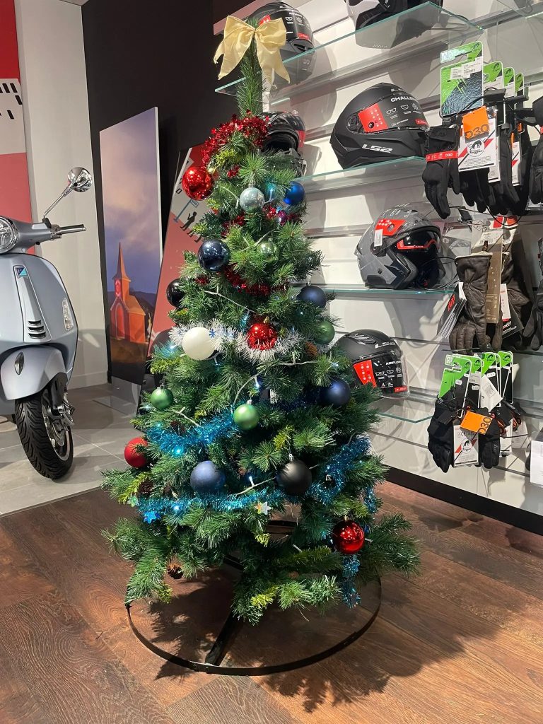 Moto Passion Noël en showroom au 233 Boulevard Anatole France, 93200 Saint-Denis