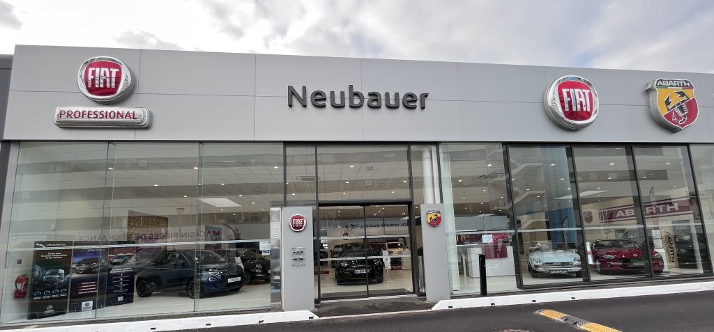 Réparateur Alfa Romeo Saint-Denis – NEUBAUER Groupe au 233 Boulevard Anatole France, Village NEUBAUER, proche Carrefour Pleyel