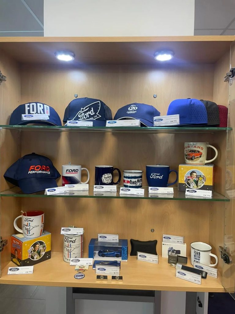 Accessoires lifestyle proposés par la Boutique Ford