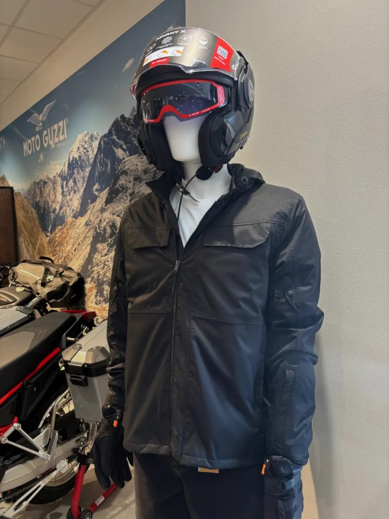 Textiles et vêtements officiels pour motards