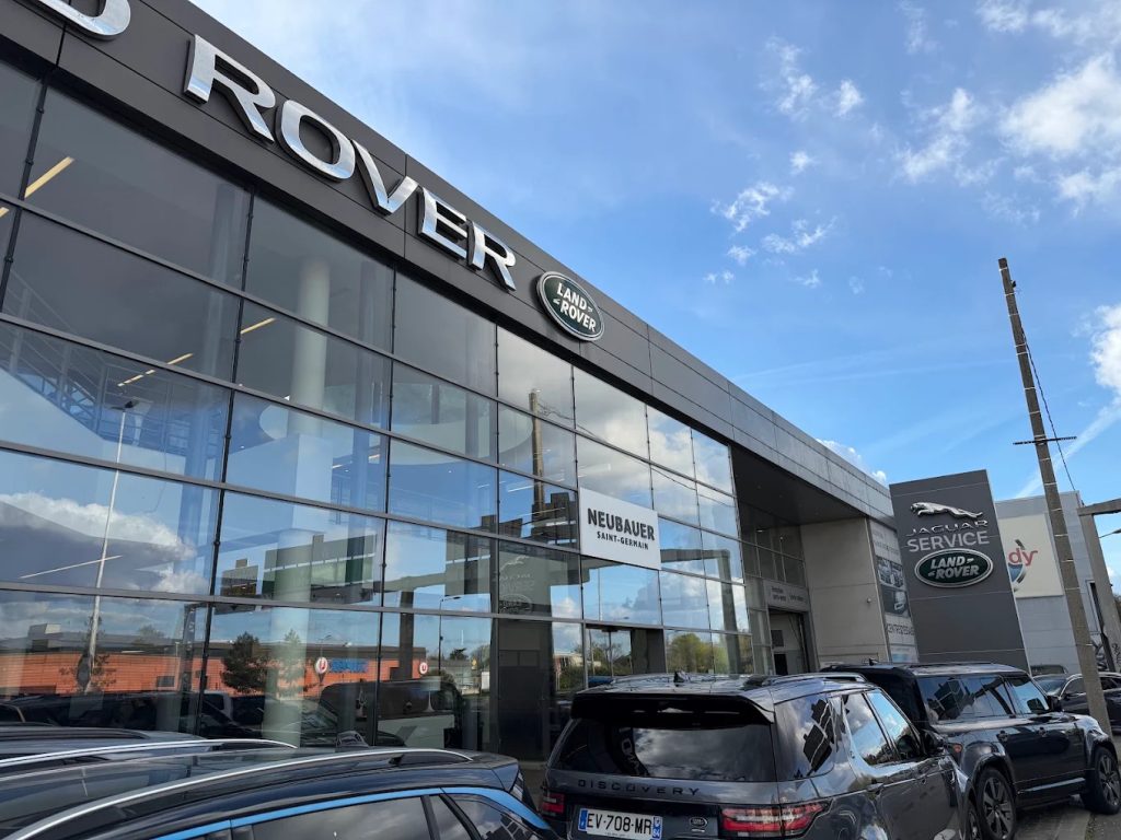 Maison de Marques Saint-Germain – Land Rover
