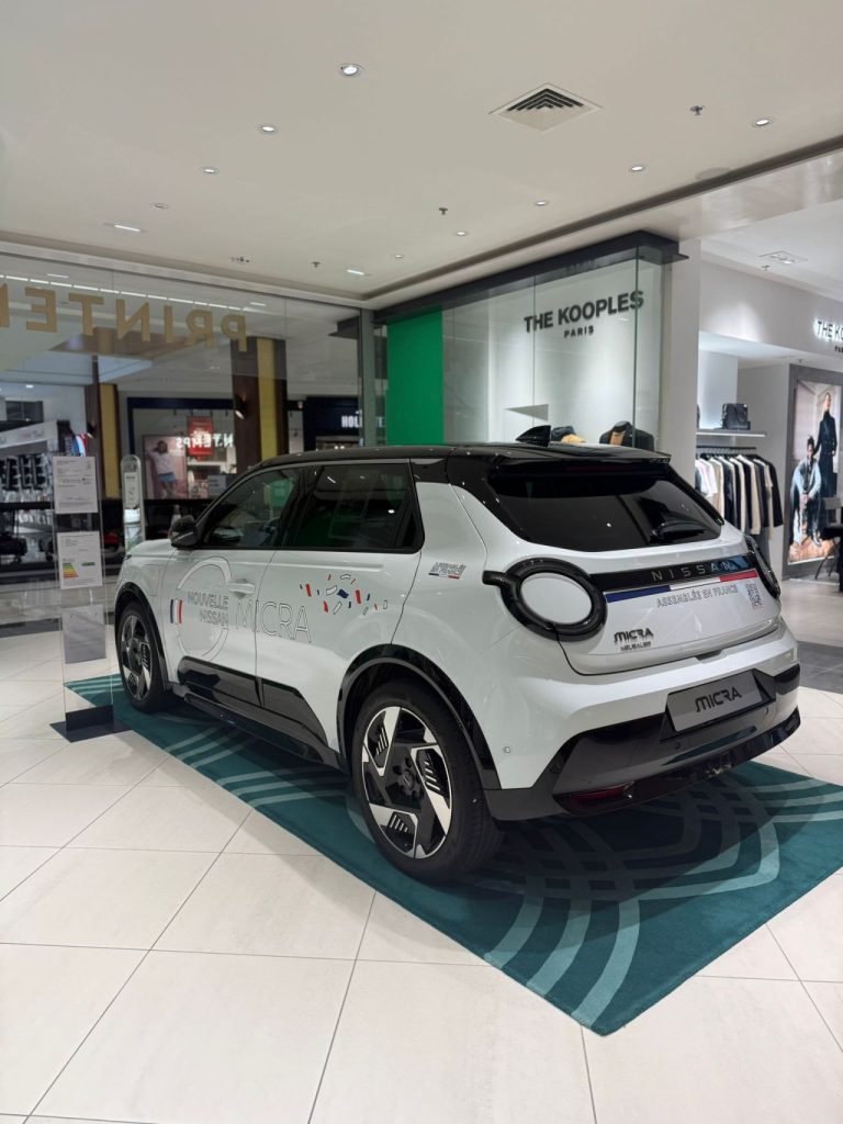 Micra électrique Parly 2 exposée au Printemps Westfield 2026, nouvelle Nissan 100 % électrique