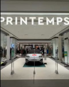 Micra électrique Parly 2 exposée au Printemps Westfield, du 21/01 au 04/02 2026