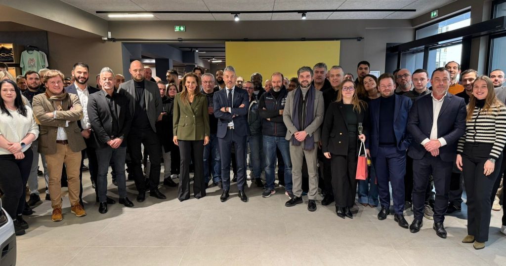Réunion des équipes NEUBAUER Stellantis 2026 au sein de la concession de Levallois-Perret