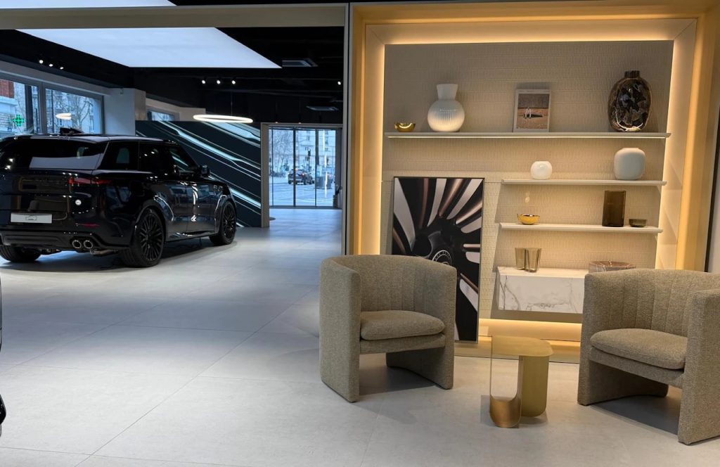 Range Rover – Land Rover Paris 17 NEUBAUER