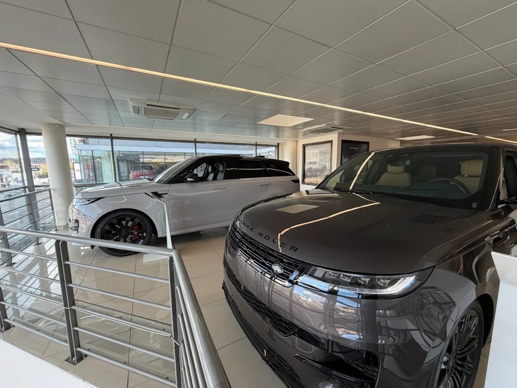 Range Rover – LAND ROVER NEUBAUER Saint-Germain