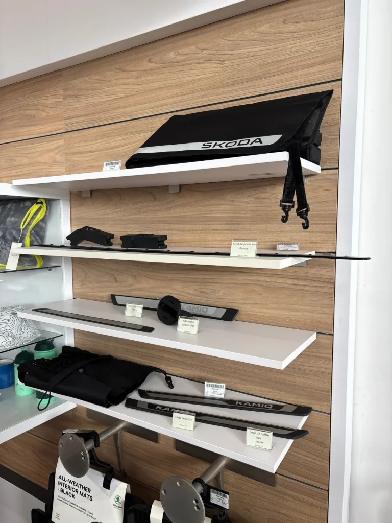 Accessoires Škoda disponibles à la concession Saint-Denis au Village NEUBAUER, pour voitures neuves et d’occasion.