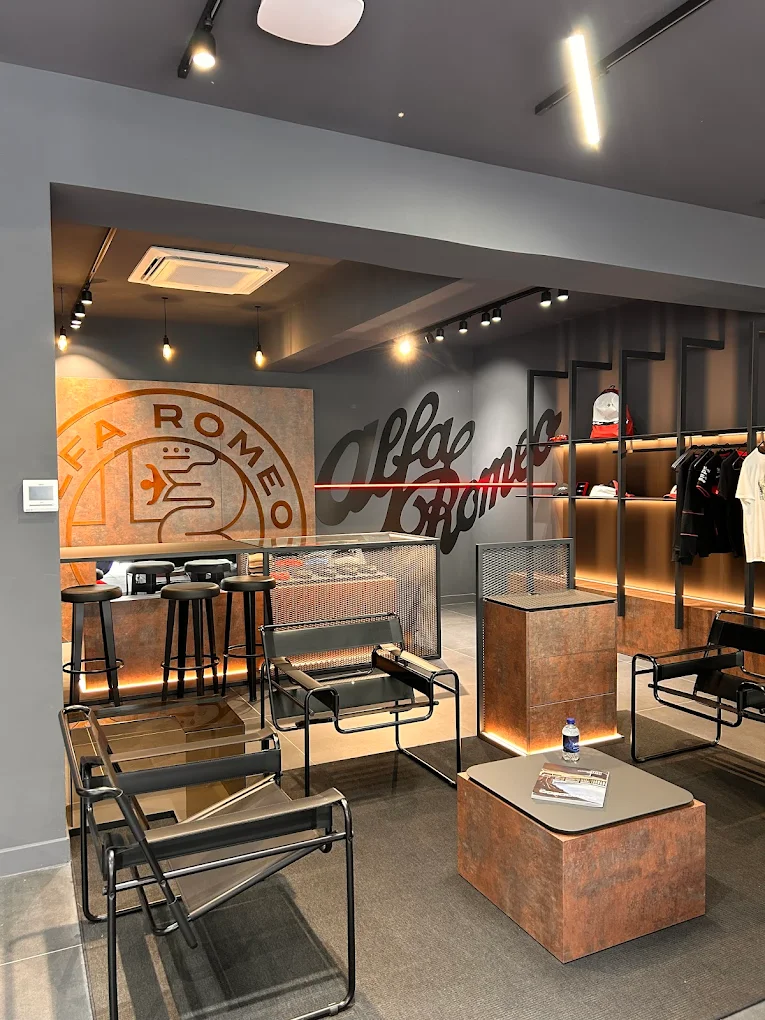 Alfa Romeo Levallois-Perret Neubauer showroom automobile Hauts-de-Seine 92