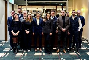 MINI accueillie au Racing Lagardère avec le Groupe NEUBAUER à Paris dans une ambiance sportive et conviviale