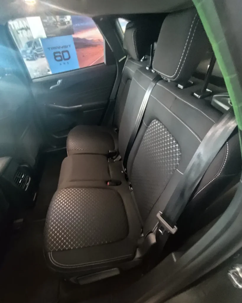 banquette modulable Ford Kuga SUV hybride Saint-Denis
