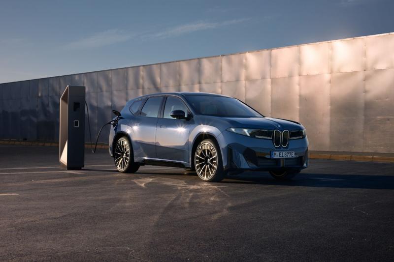 BMW test drive 2026 : événement sportif et automobile BMW Neubauer à Plaisir avec essais BMW iX3 et X2