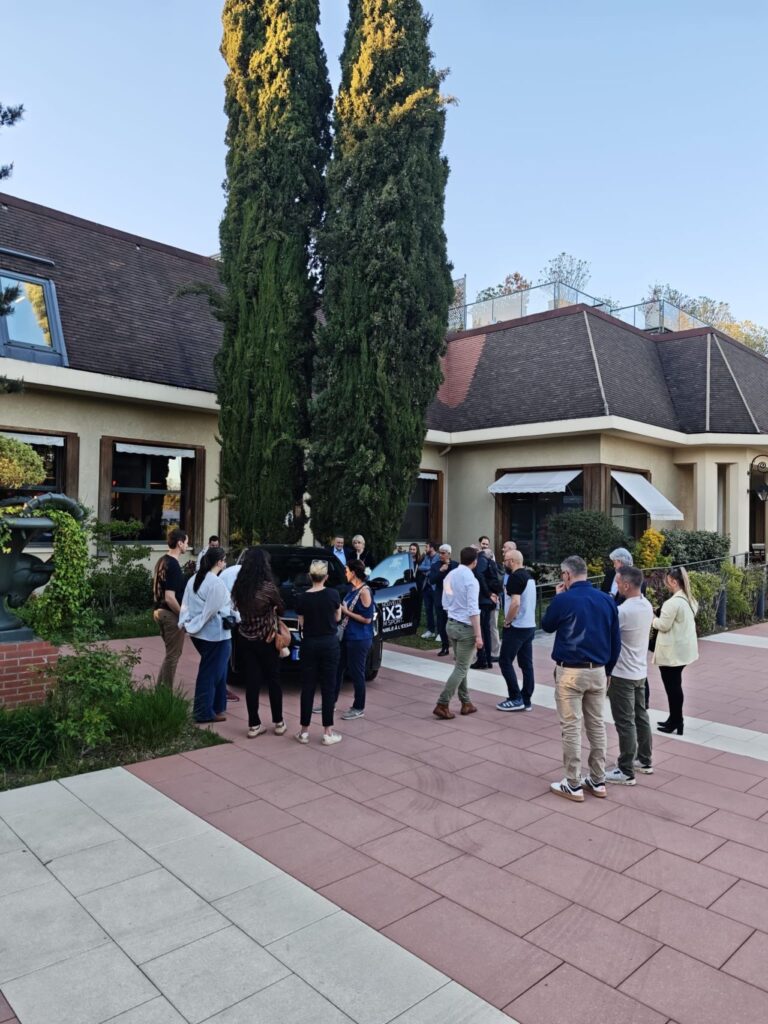BMW iX3 événement 2026 : journée exclusive au Lagardère Paris Racing à Paris avec BMW Neubauer