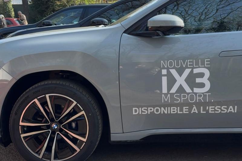 BMW iX3 Paris essai : accueil des invités au Lagardère Paris Racing avec BMW Neubauer
