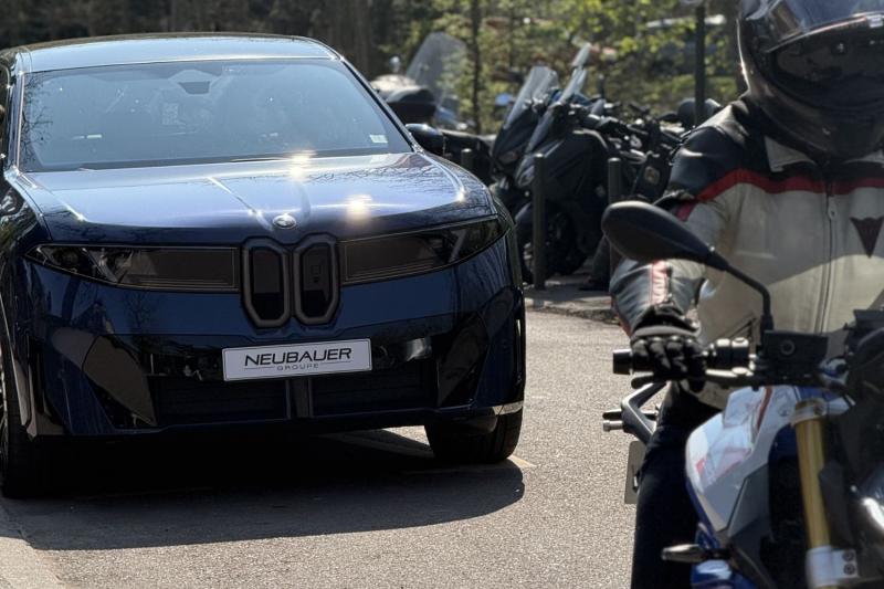 BMW iX3 Paris essai : expérience client au Lagardère Paris Racing à Paris