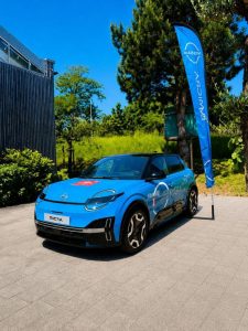 Nissan Neubauer Fourqueux fête chez Truffaut