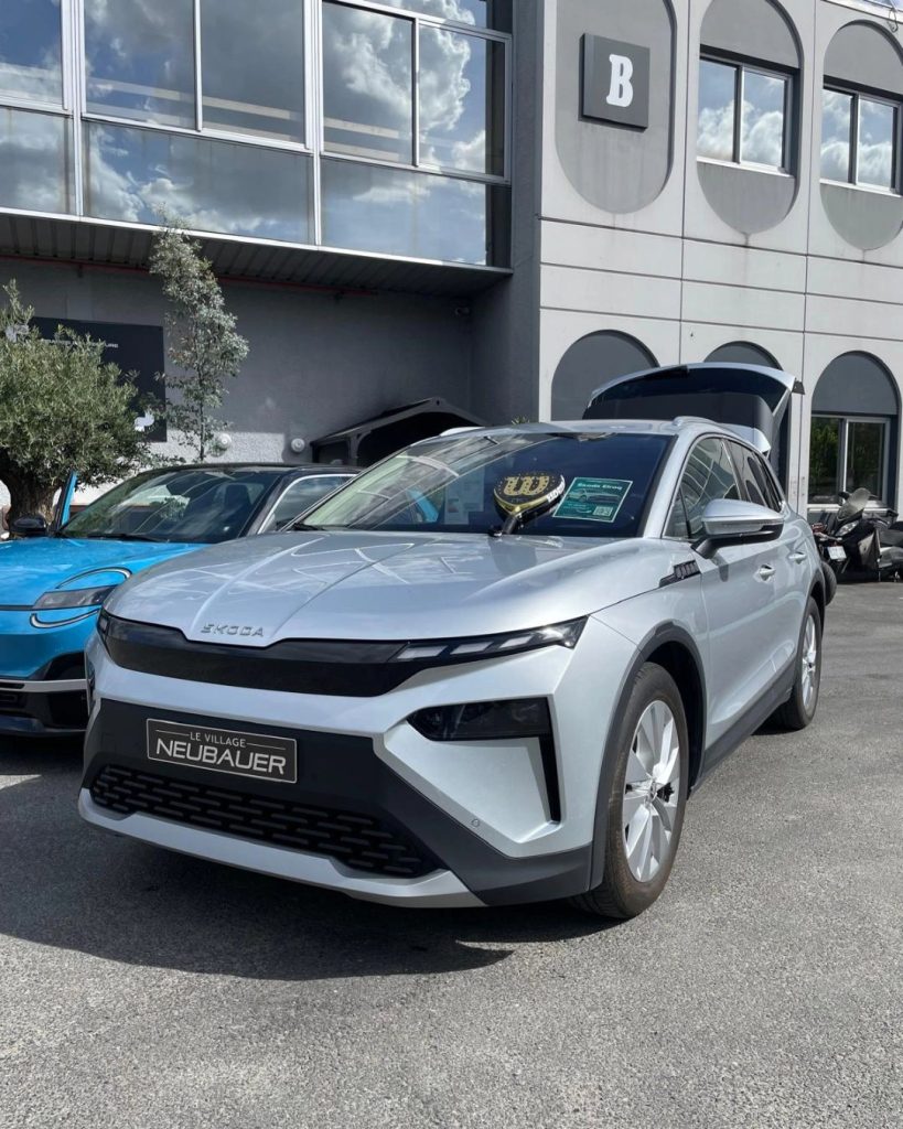 Présentation de la Škoda Elroq par NEUBAUER lors d’un événement sportif à Saint-Denis