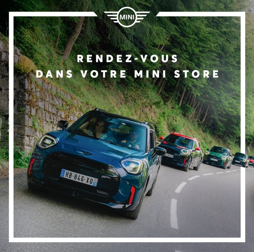 Convoi de MINI sur les routes de campagne du Perche
