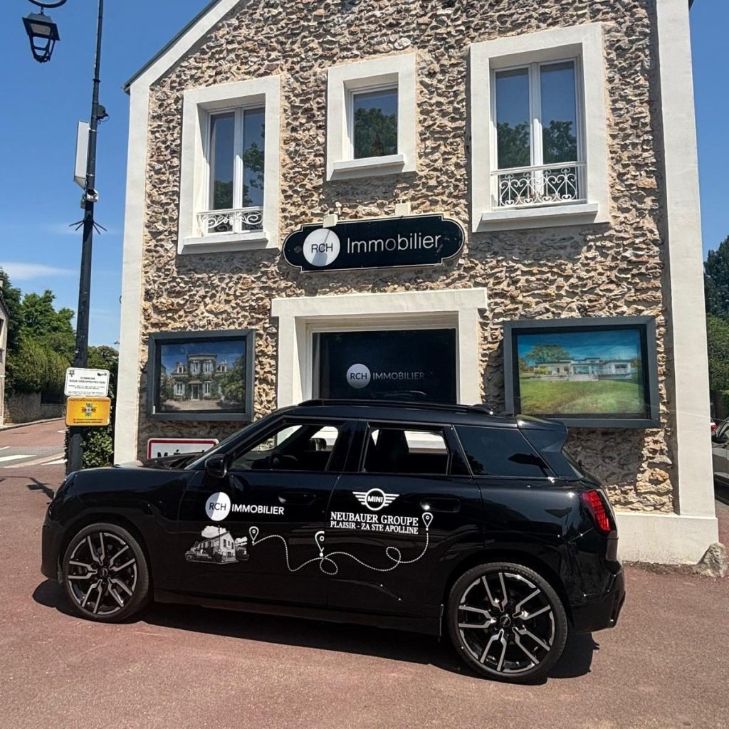 MINI avec identité visuelle RCH Immobilier dans le 78