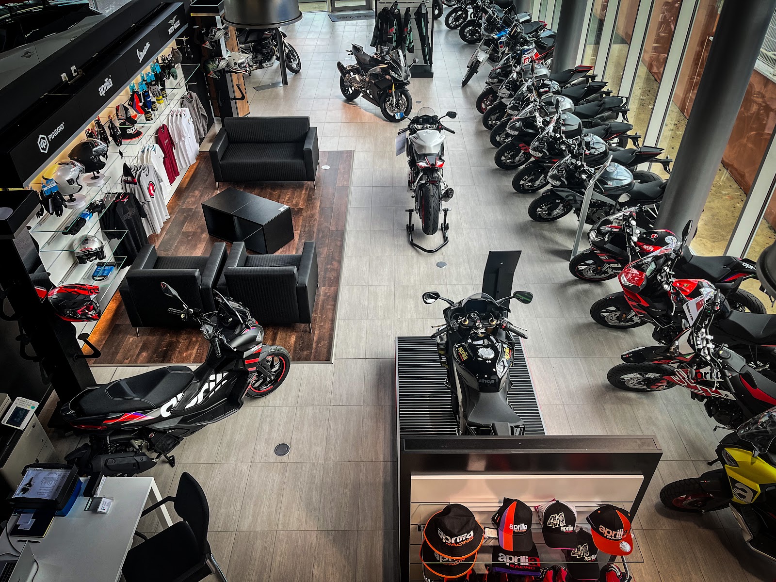 Galerie photo de la concession Moto Guzzi Chambourcy - Réseau Neubauer