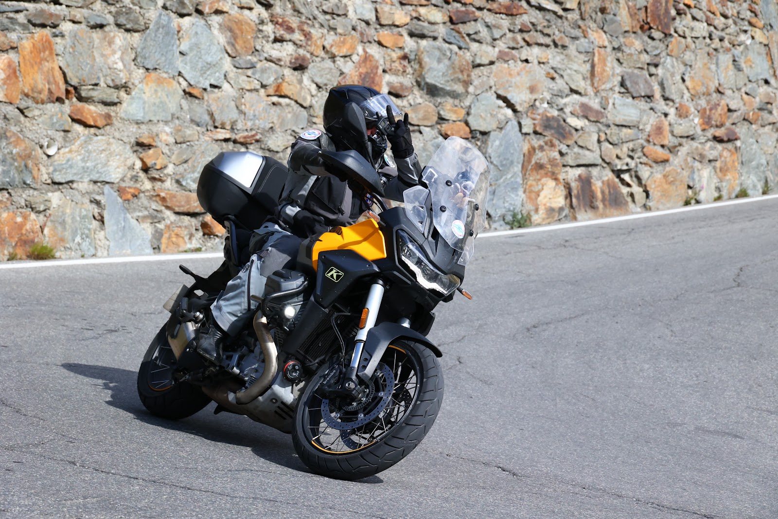 Galerie photo de la concession Moto Guzzi Chambourcy - Réseau Neubauer