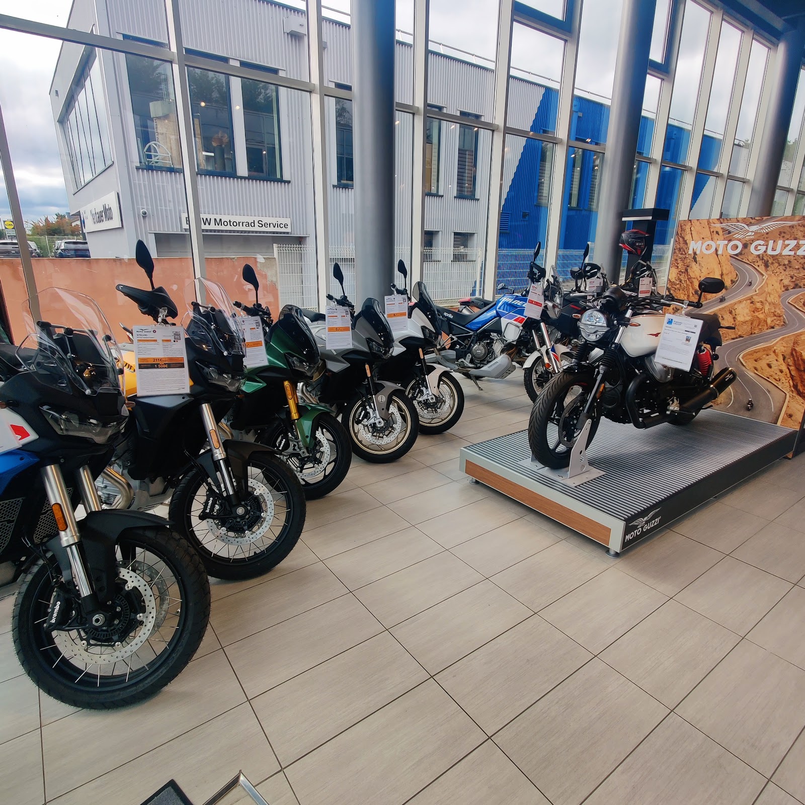 Galerie photo de la concession Moto Guzzi Chambourcy - Réseau Neubauer