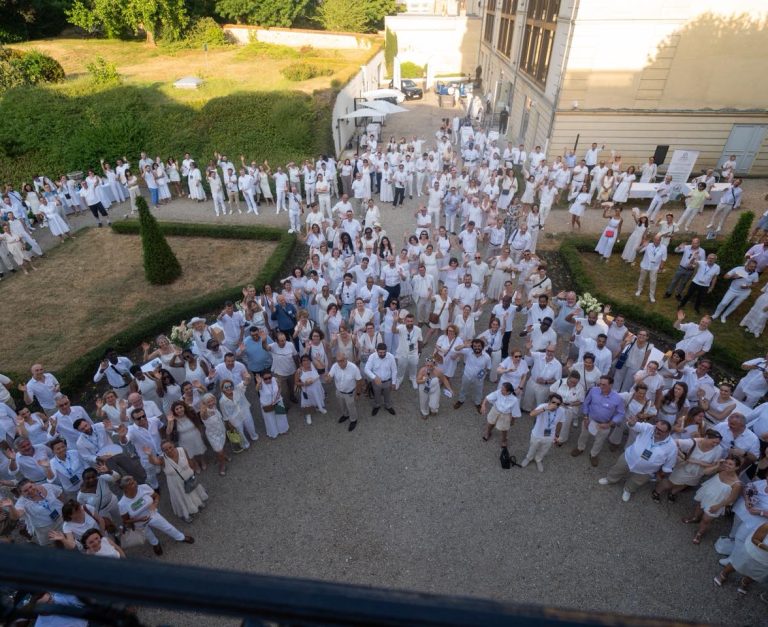Grande soirée professionnelle réunissant des entrepreneurs à Versailles