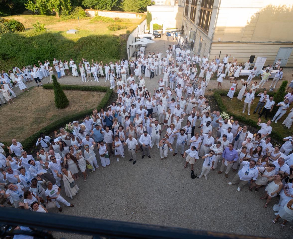 Grande soirée professionnelle réunissant des entrepreneurs à Versailles