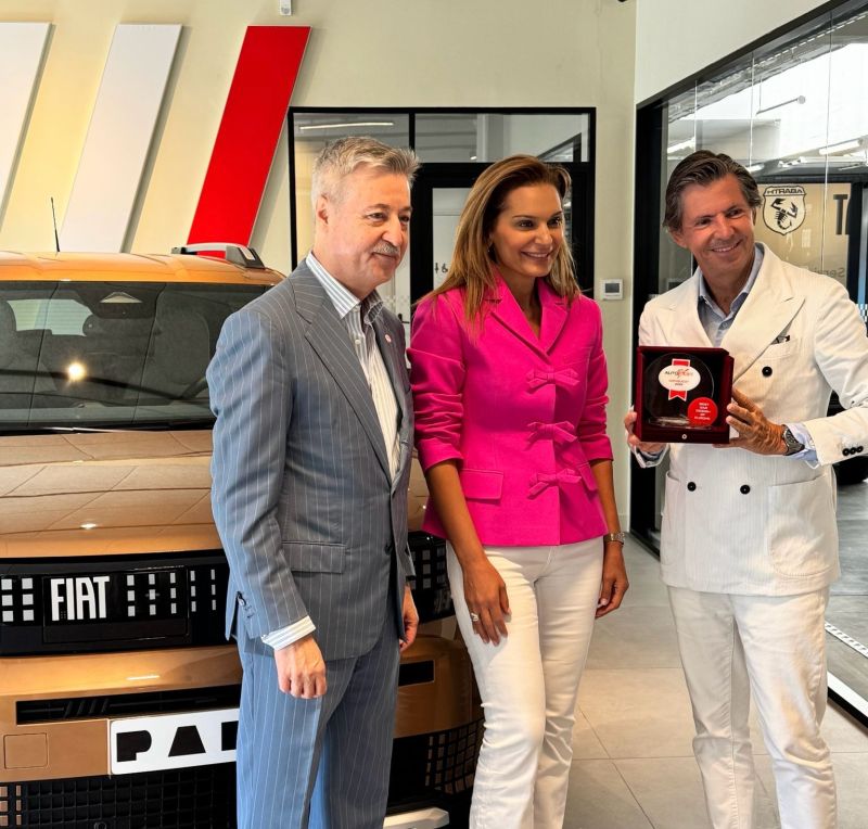 Leila Neubauer à la concession FIAT Levallois-Perret de NEUBAUER