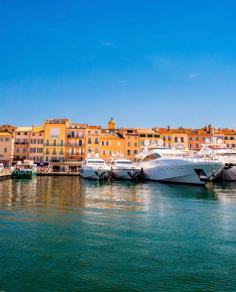 Jaguar Land Rover présente le nouveau Range Rover à Saint-Tropez