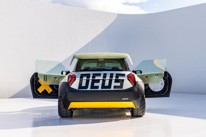 MINI Deus Ex Machina exposée chez Neubauer MINI à Plaisir