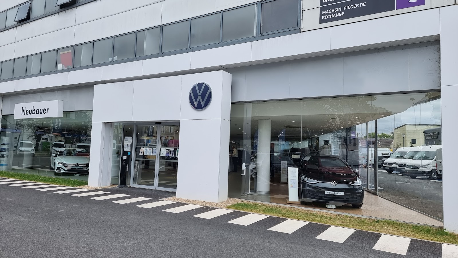 Galerie photo de la concession Volkswagen Saint-Denis - Réseau Neubauer