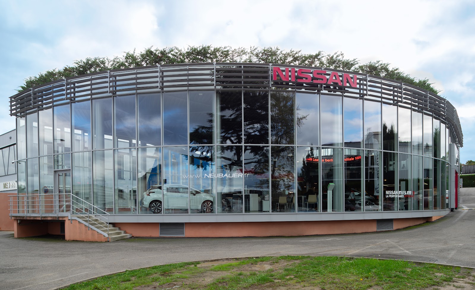Galerie photo de la concession Nissan Chambourcy - Réseau Neubauer