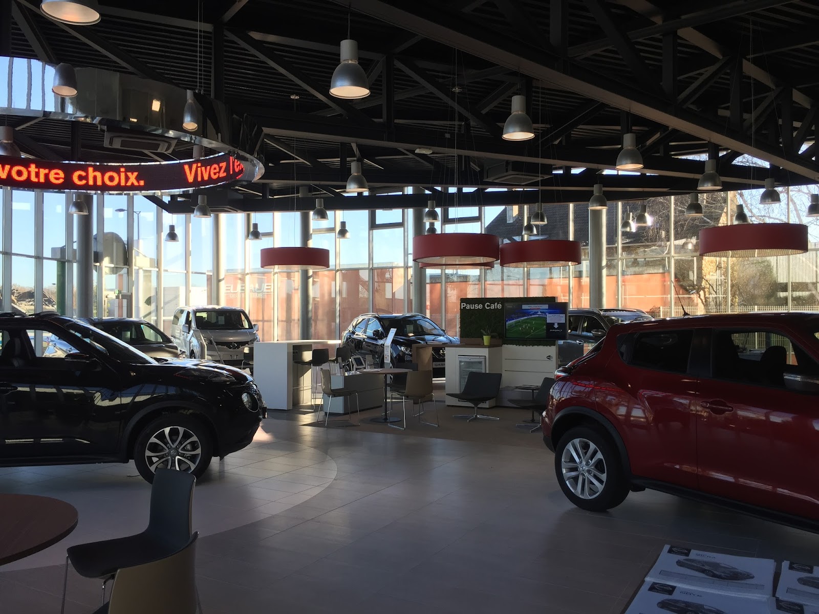 Galerie photo de la concession Nissan Chambourcy - Réseau Neubauer