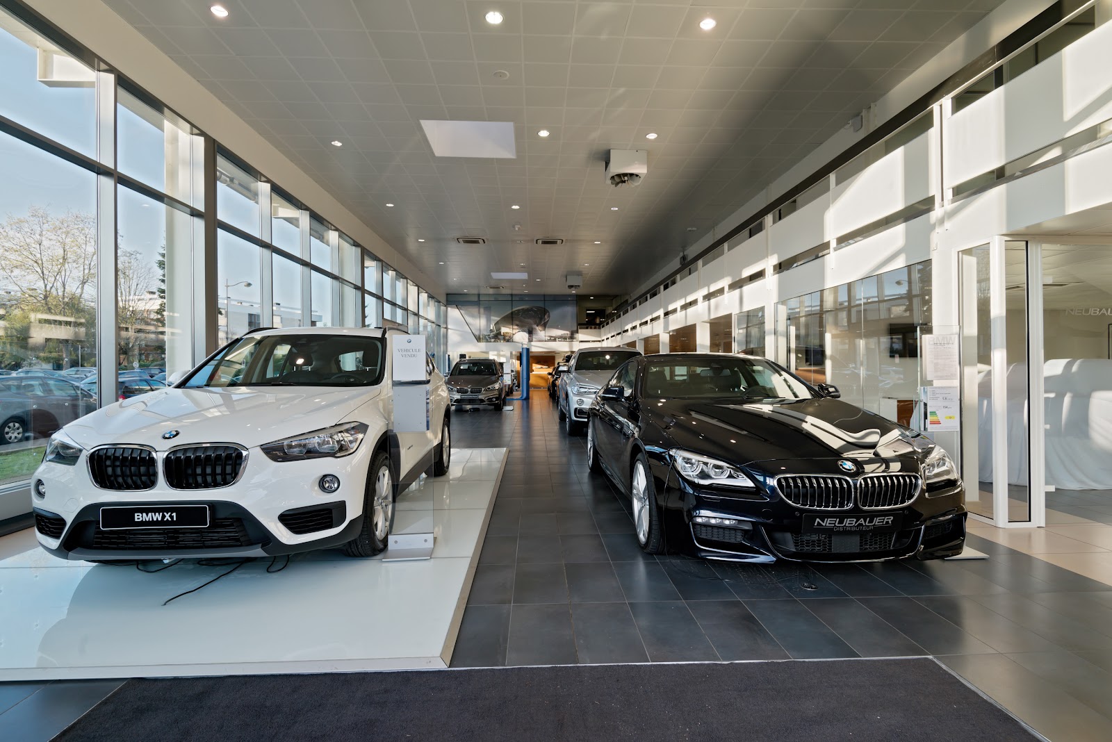Galerie photo de la concession BMW Le Chesnay - Réseau Neubauer