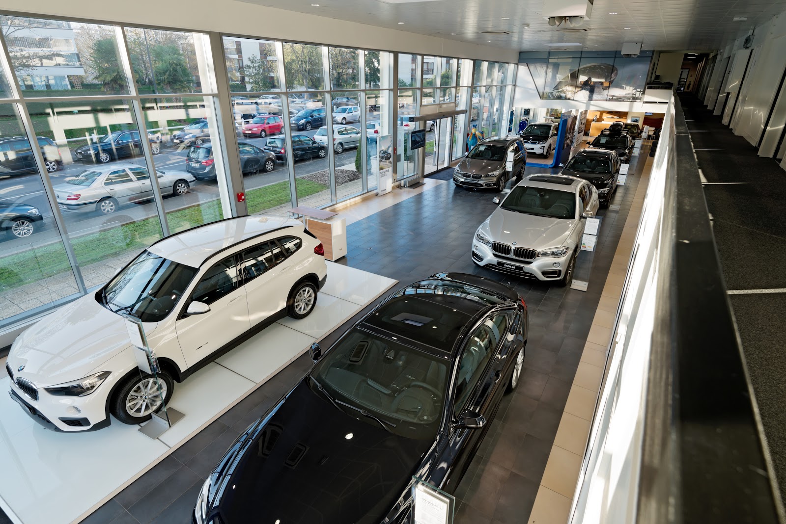 Galerie photo de la concession BMW Le Chesnay - Réseau Neubauer