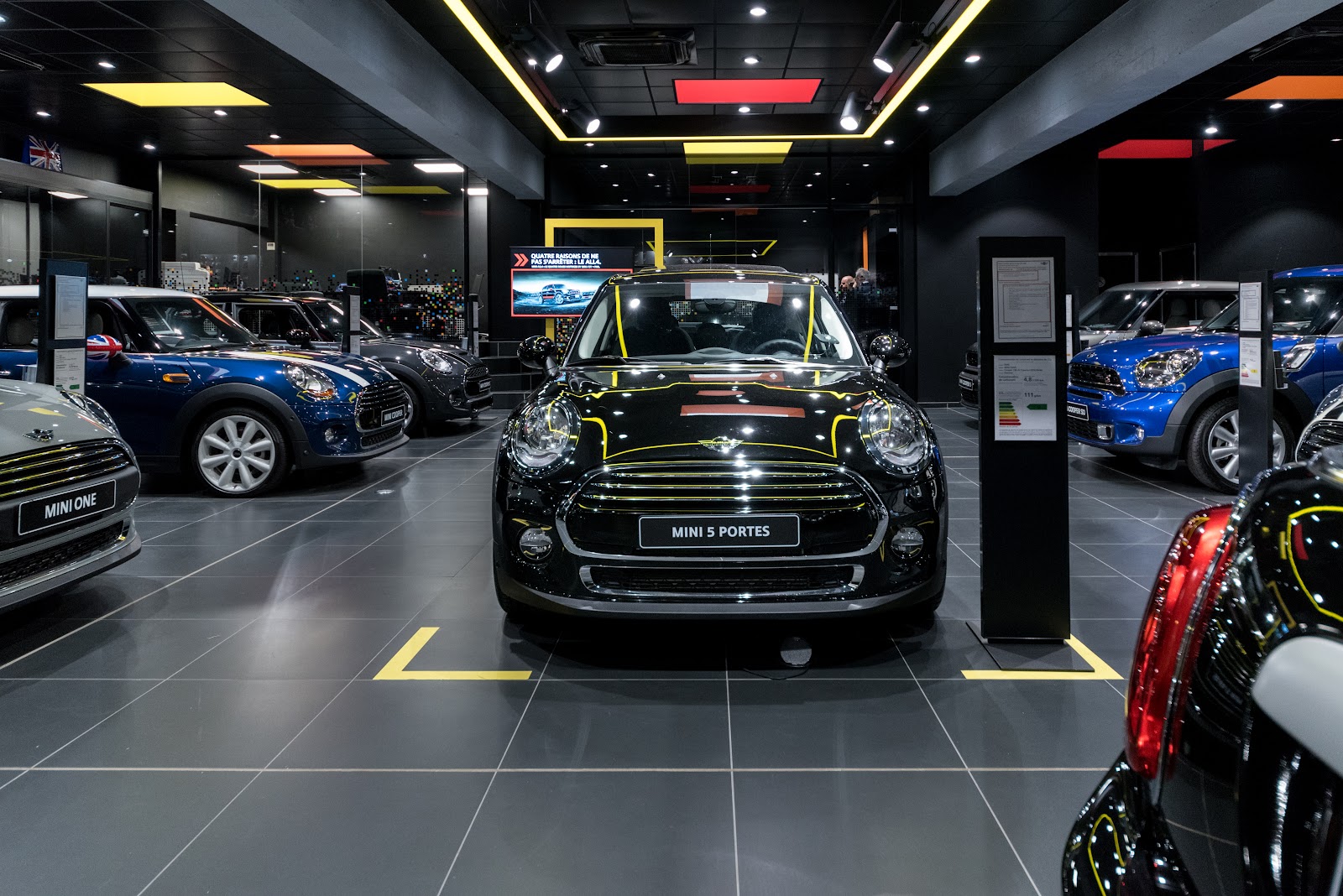 Galerie photo de la concession MINI Mirabeau Paris 16ème - Réseau Neubauer