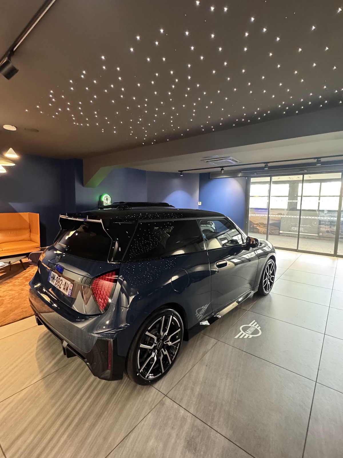 Galerie photo de la concession MINI Mirabeau Paris 16ème - Réseau Neubauer