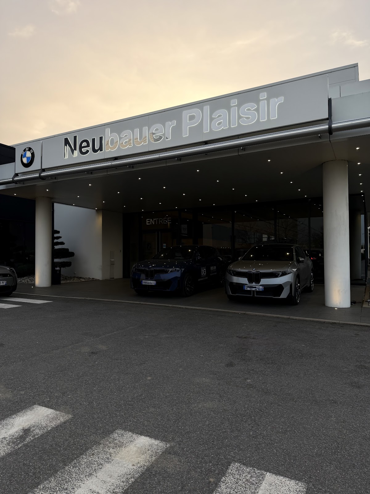 Galerie photo de la concession BMW Plaisir - Réseau Neubauer