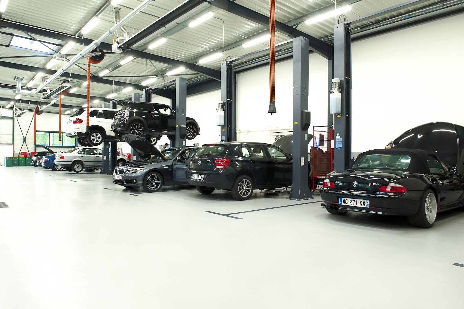 Galerie photo de la concession BMW Plaisir - Réseau Neubauer