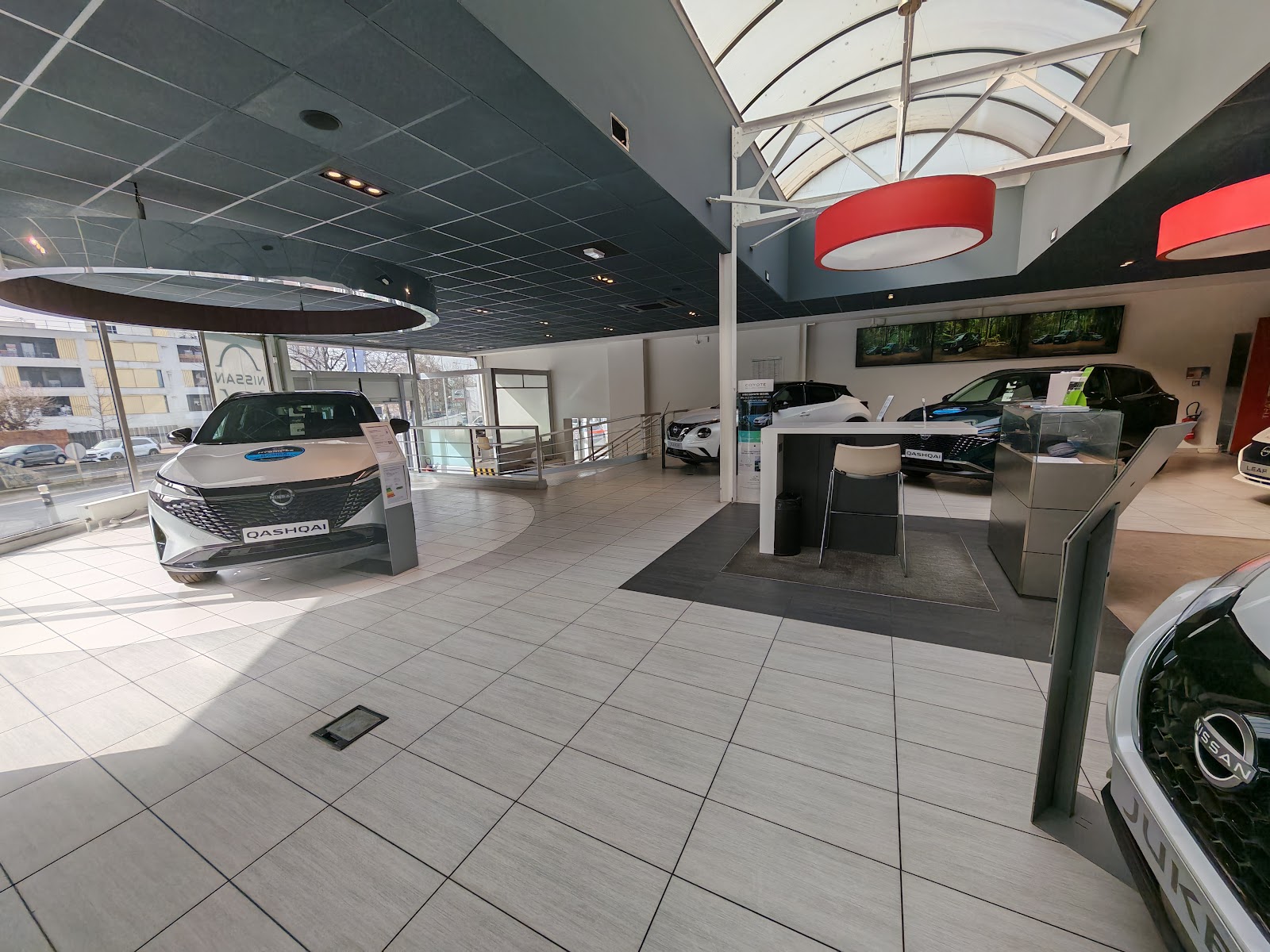 Galerie photo de la concession Nissan Nanterre - Réseau Neubauer