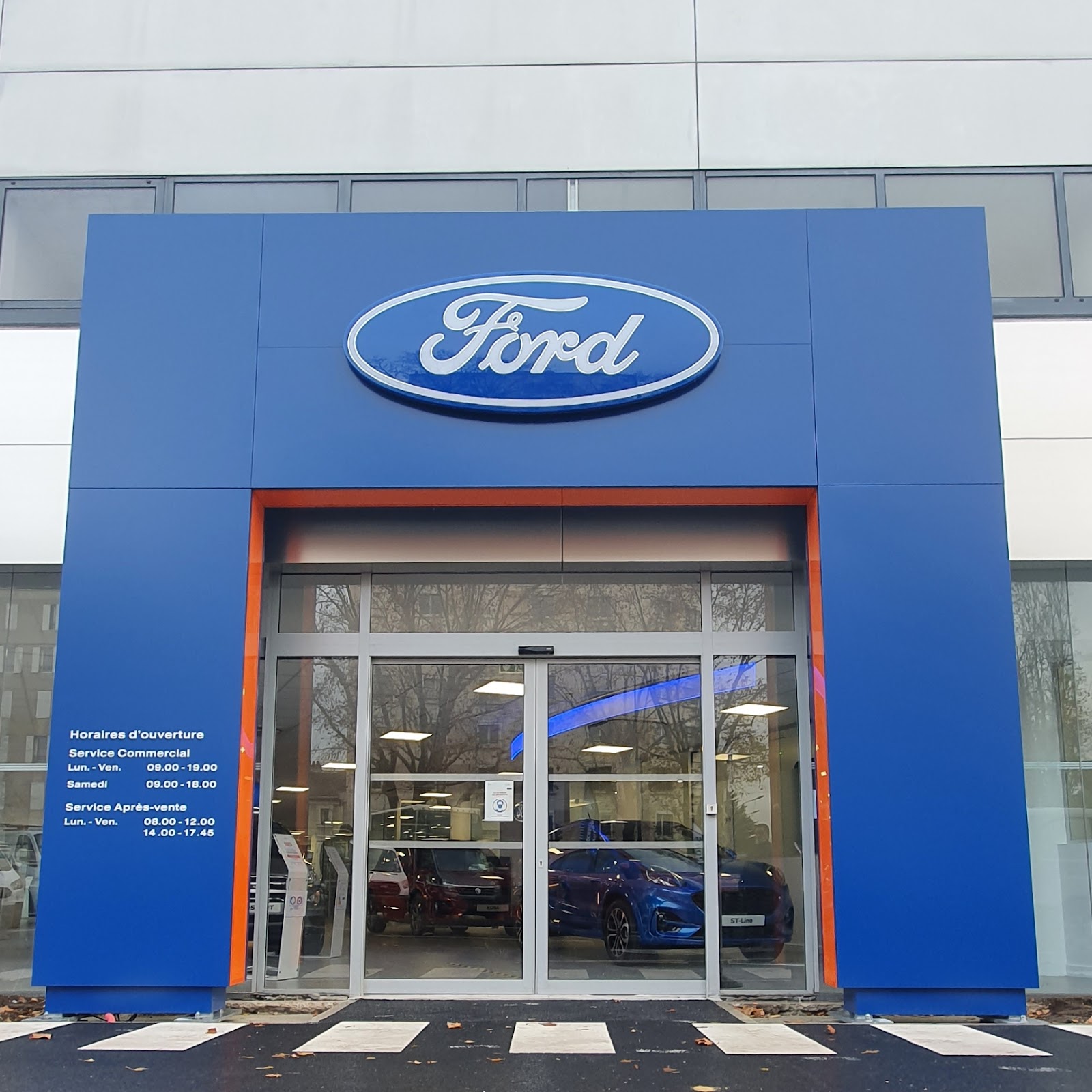 Galerie photo de la concession Ford Saint-Denis - Réseau Neubauer